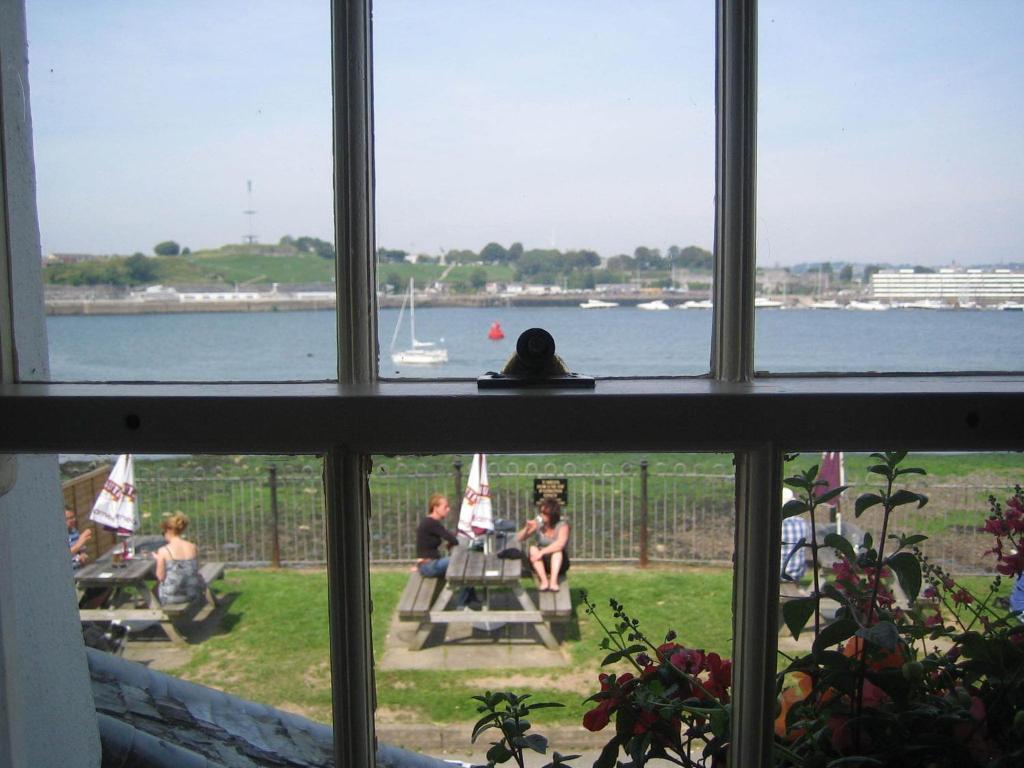 The Edgcumbe Arms Bed and Breakfast Torpoint Δωμάτιο φωτογραφία
